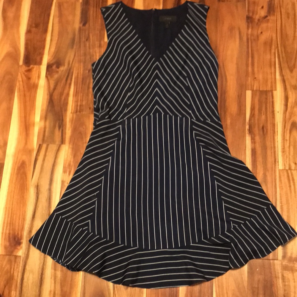 Size 8 J. Crew Dress EUC in Navy and White